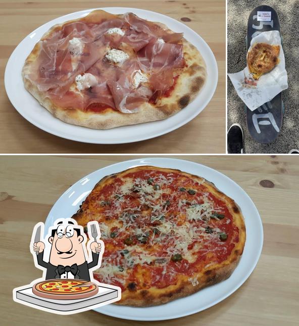 A Pizzeria Il Trammino, puoi provare una bella pizza