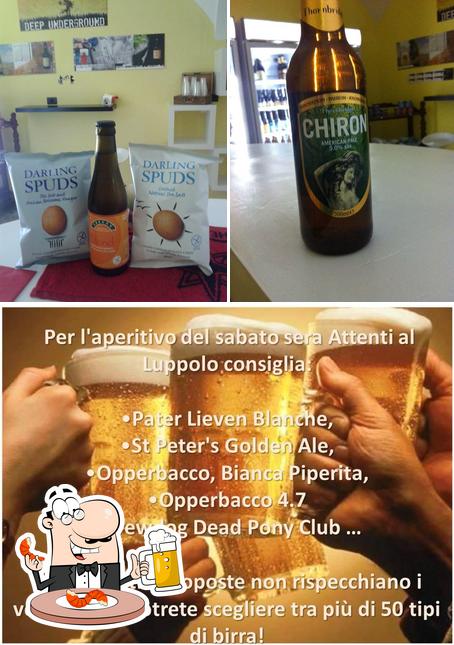 Puoi prenderti un rinfrescante bicchiere di birra chiara o scura