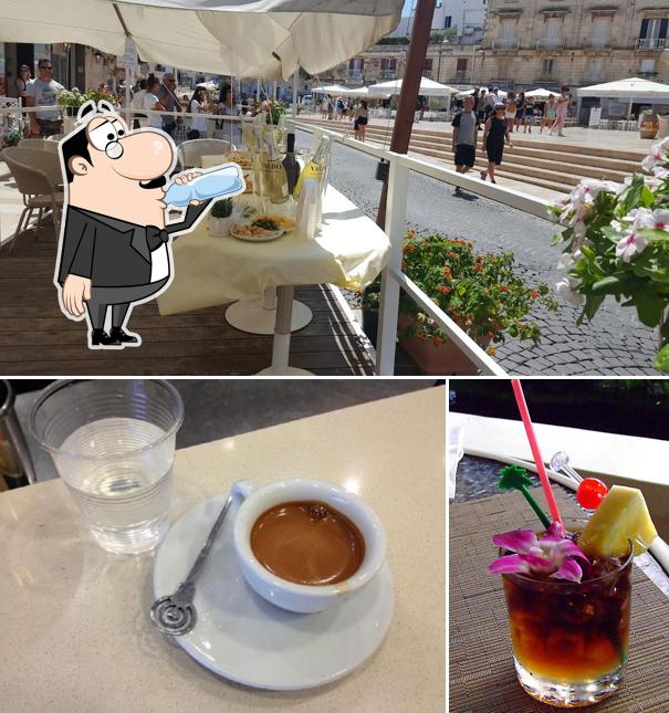 La boire et table à manger du restaurant