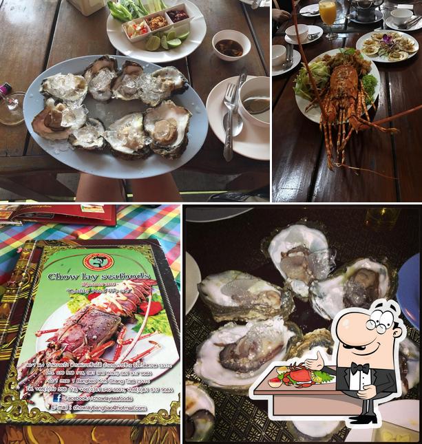 Try out seafood at Nok Noi Restaurant