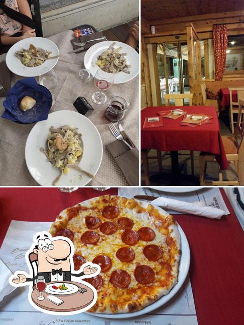 La photo de la table à manger et pizza de Ristorante Pizzeria La Grolla’s