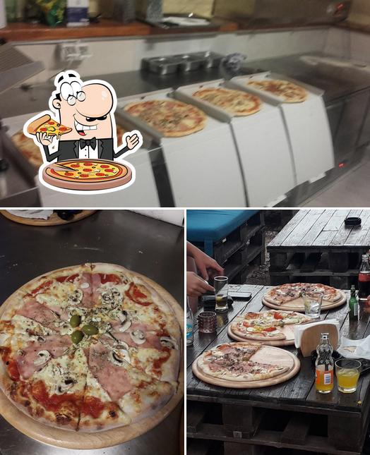 Scegli una pizza a Beach & Pizza bar - Mala Luka