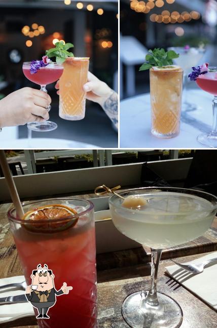 Sage Restaurant & Bar - Function Venue Gold Coast te ofrece una buena selección de bebidas