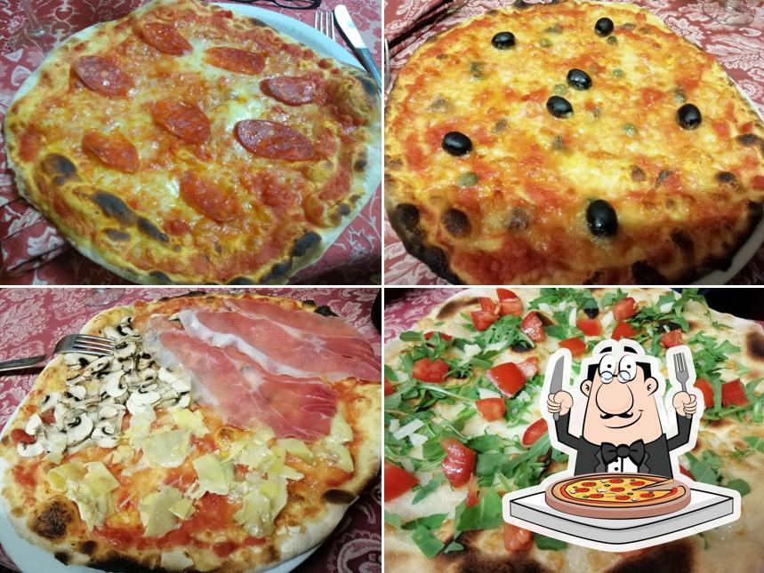 Scegli una pizza a Pizzeria Ristorante La Cattedrale