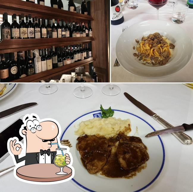 La bevanda e cibo del ristorante