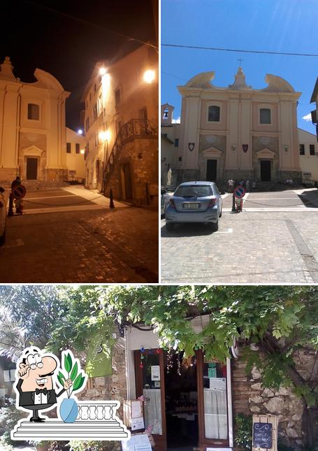 Gli esterni di Ristorante Albergo Osteria Del Mandorlo Calvi Dell'Umbria