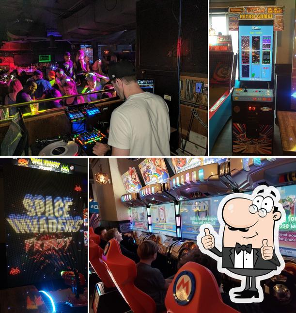 Regarder l'image de The Crushed Can Rec Room & Bar