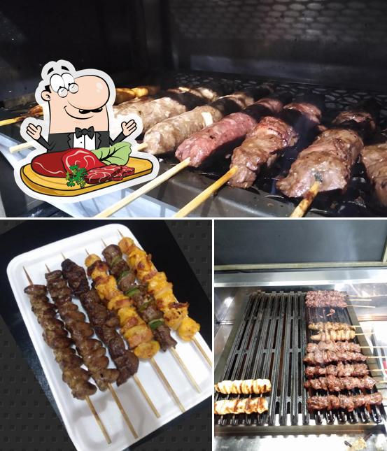 Desfrute da seleção de pratos de carne