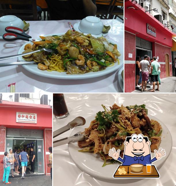 Comida em Restaurante Rong He Liberdade