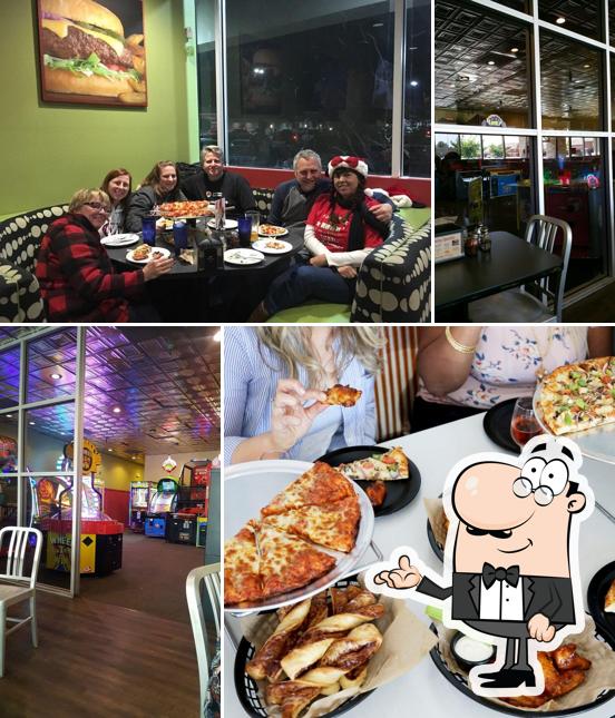 Check out how Round Table Pizza - Clubhouse looks inside