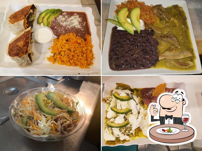 Блюда в "Morelos Mexican Restaurant & Deli"