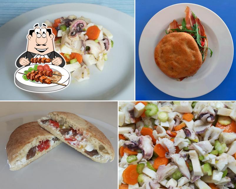 Platti al Pizzeria "Un posto al mare"