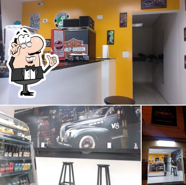 O interior do V8 Snack Bar Itatiba SP