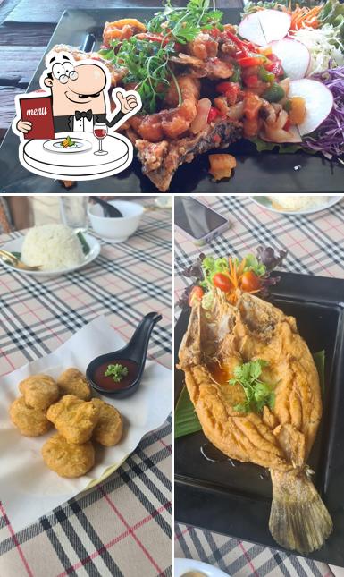 Comida en อารมณ์ดีฟาร์มคาเฟ่ AROMDEE FARM CAFE