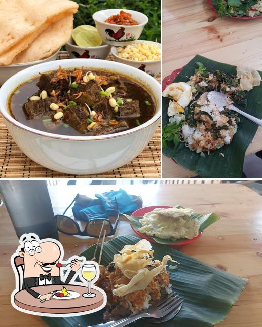 Food at SPECIAL PECEL PINCUK MADIUN MAK IJAH