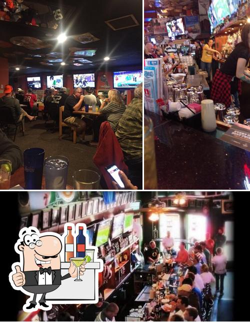Sidelines Sportsbar & Grill in Bend Restaurant menu and reviews
