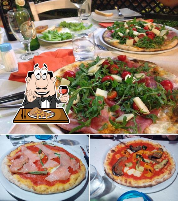 Scegli una pizza a Universo Ristorante Pizzeria