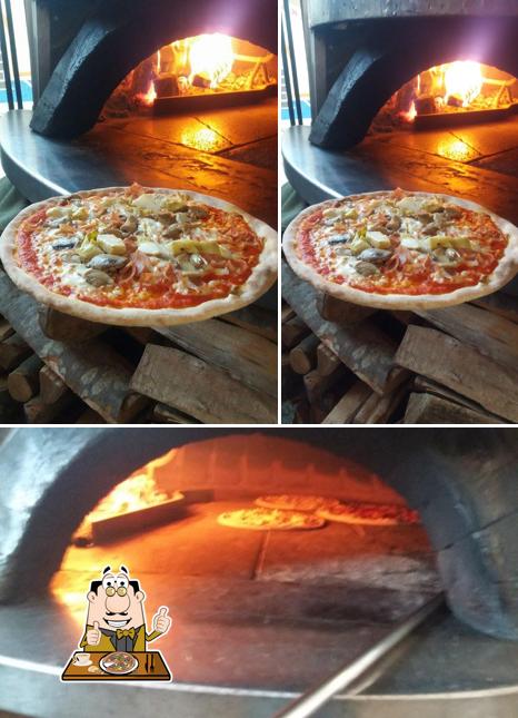 A Pizzeria Merenghe, puoi provare una bella pizza