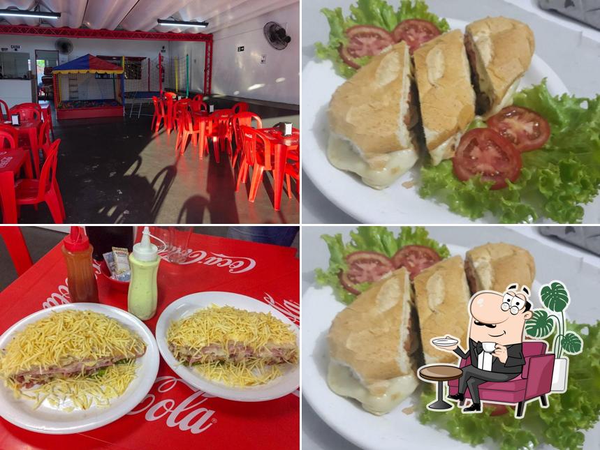 O interior do Top lanches