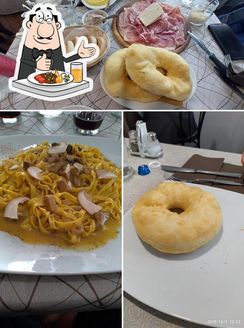 Cibo al Trattoria il Portichetto da Adriana