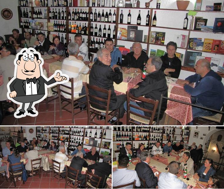 La photo de la intérieur et comptoir de bar de Bella Mbriana Naples’s