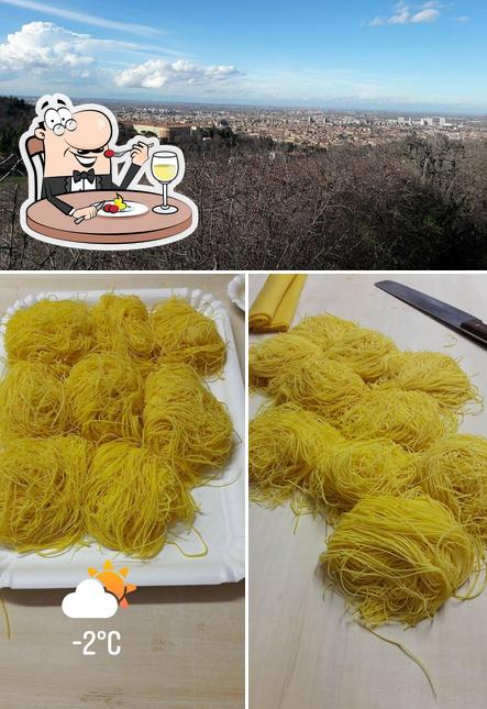 La immagine della cibo e esterno di Riz&Co