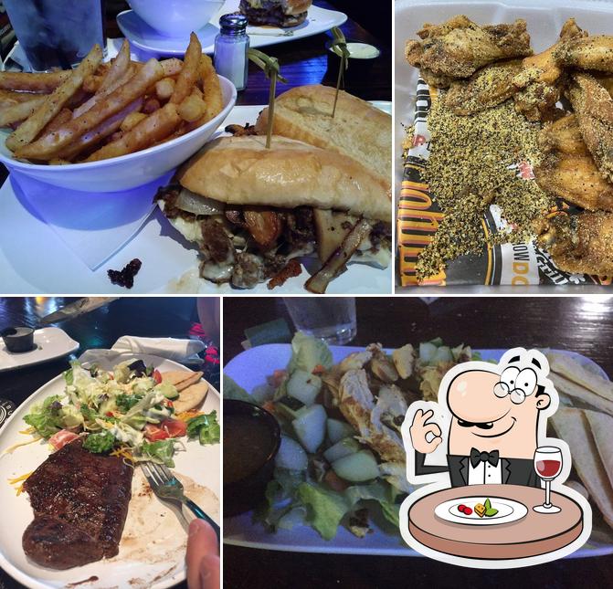 Johnny J's Pub & Grille, Strongsville, 15323 Pearl Rd in Strongsville