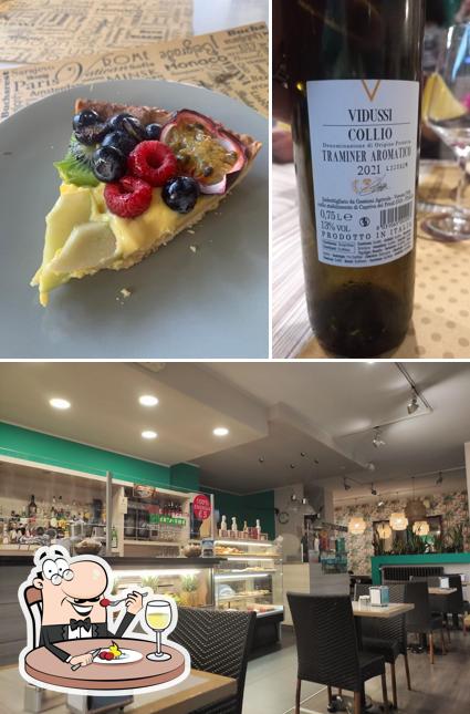 La cibo e interni del ristorante
