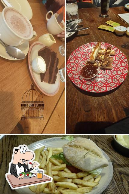 Nando's Manchester - Trafford Centre, The Orient Unit 15A, Trafford ...