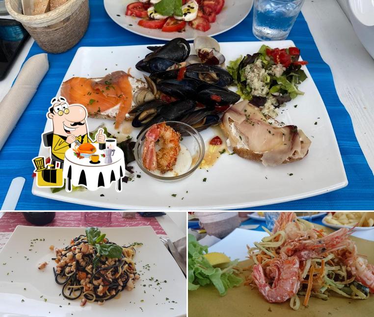 Platti al Fronte Del Porto