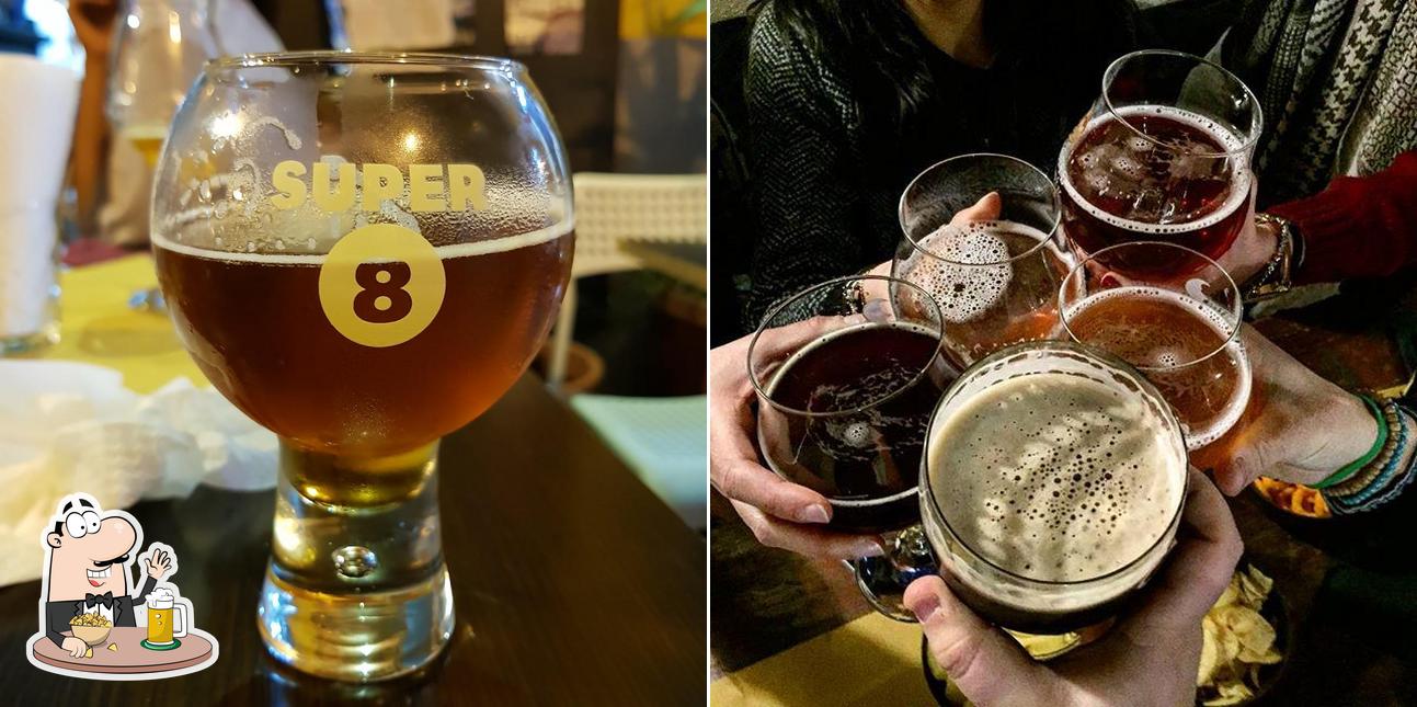 Disfruta de una pinta de cerveza rubia o tostada