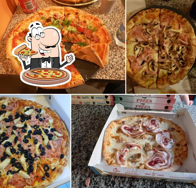 Ordina tra le svariate varianti di pizza