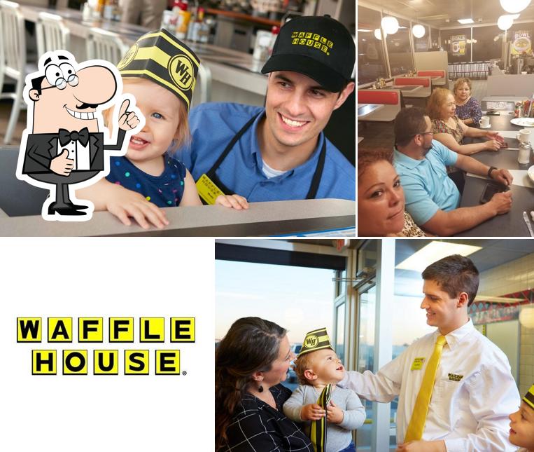 Mire esta imagen de Waffle House