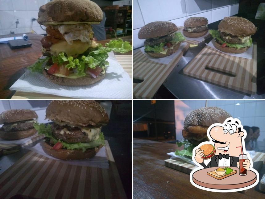 Delicie-se com um hambúrguer no Lopes Burger