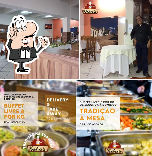 Sente em uma das mesas no Giba's Restaurante