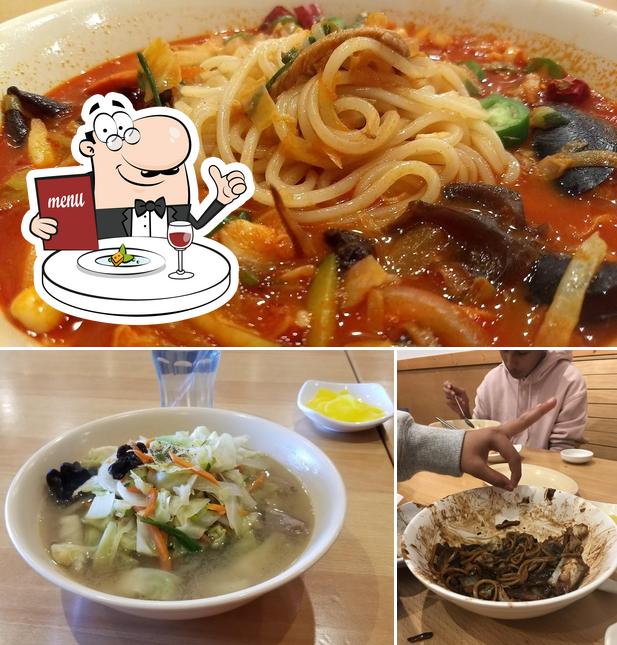Paik's Noodle, 28124 Newhall Ranch Rd in Santa Clarita Restaurant
