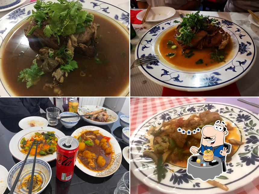 Nourriture à Restaurant Festin d'Asie