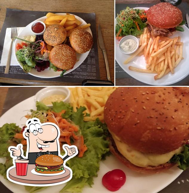 Concediti un bell'hamburger a Café des Arcades