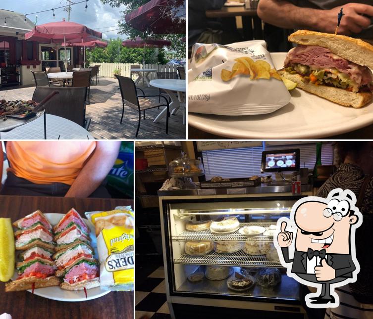 New Yorker Deli & Pizzeria in Pensacola Restaurant menu and reviews
