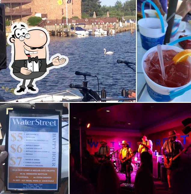 Water Street Bar & Grille, 4 Robbins Pkwy in Toms River Restaurant