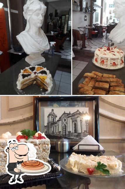 See this image of Estação Café