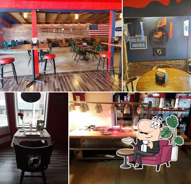 Red, White & Blue, BBQ & Fish in Sesser Restaurant menu and reviews