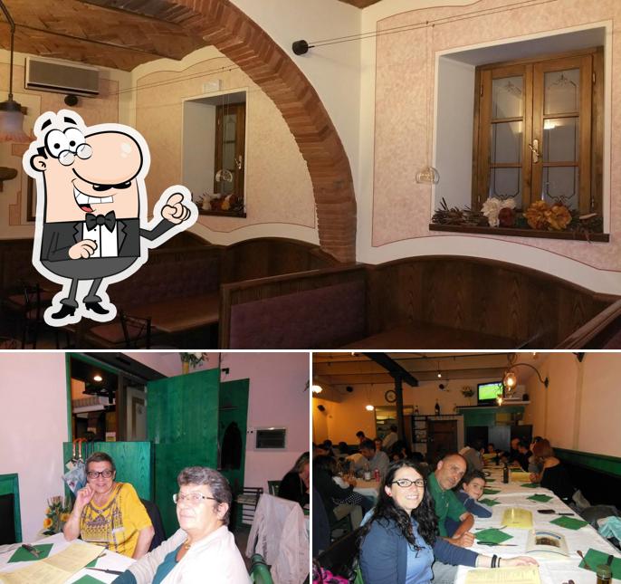 Dai un'occhiata agli interni di Pizzeria Sottolemura Ristorante