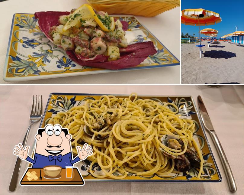 La foto di cibo e interni da HELIOS RESTAURANT