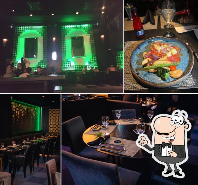 O interior do 300 Cosmo Dining Room