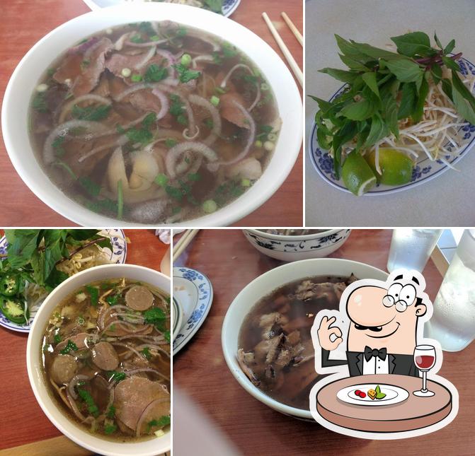 Food at Vung Tau Pho Grill