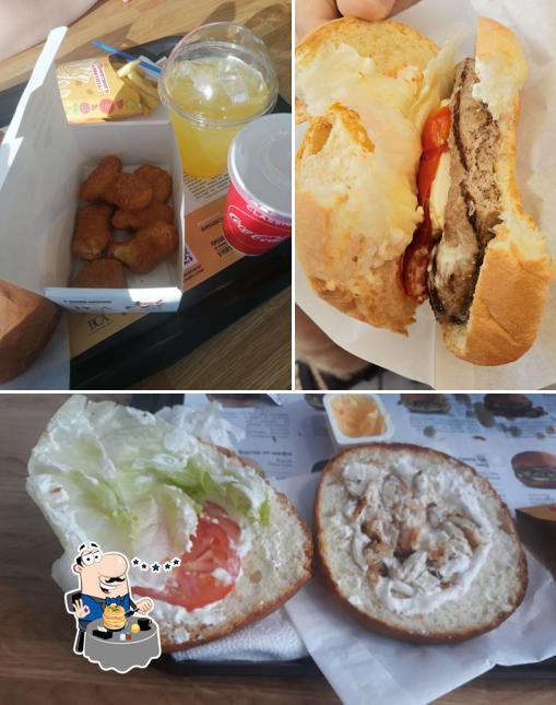 Еда в "Burger club"