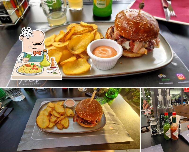 Tra le diverse cose da Toch restaurant si possono trovare la cibo e bevanda