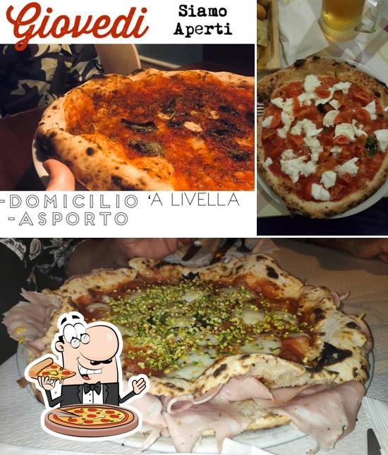 Scegli una pizza a Pizzeria i Corallini by Livella Guys