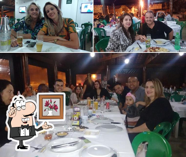 O interior do Pizzaria Recanto Itápolis
